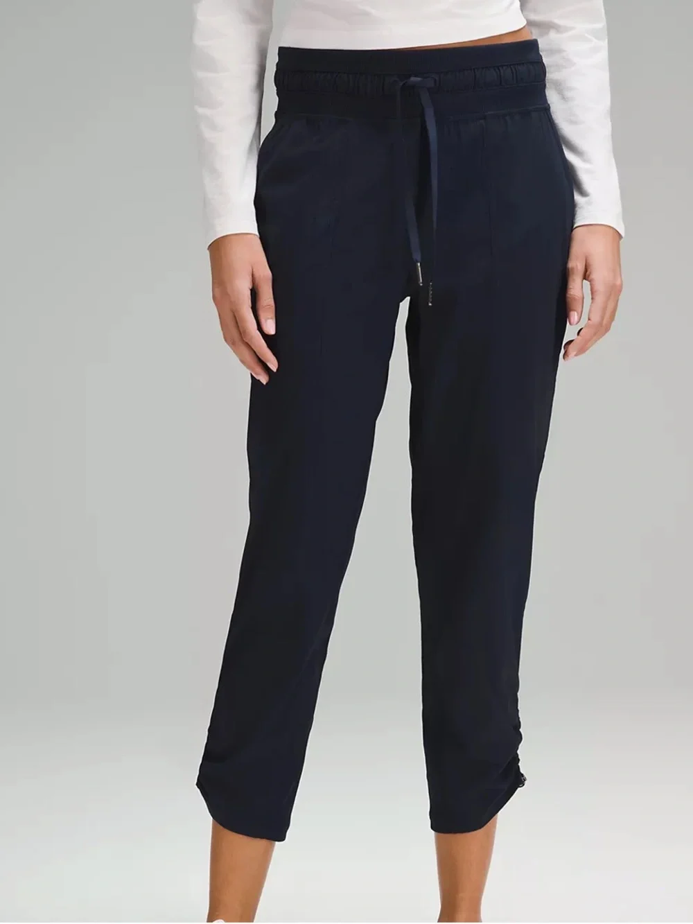 Lululemon Dance Studio Mid-Rise Cropped Navy Pant Size 8